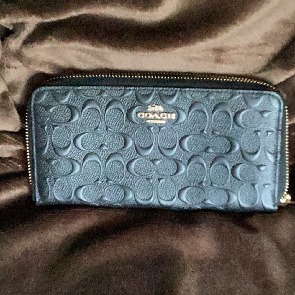 Coach Continental accordion wallet